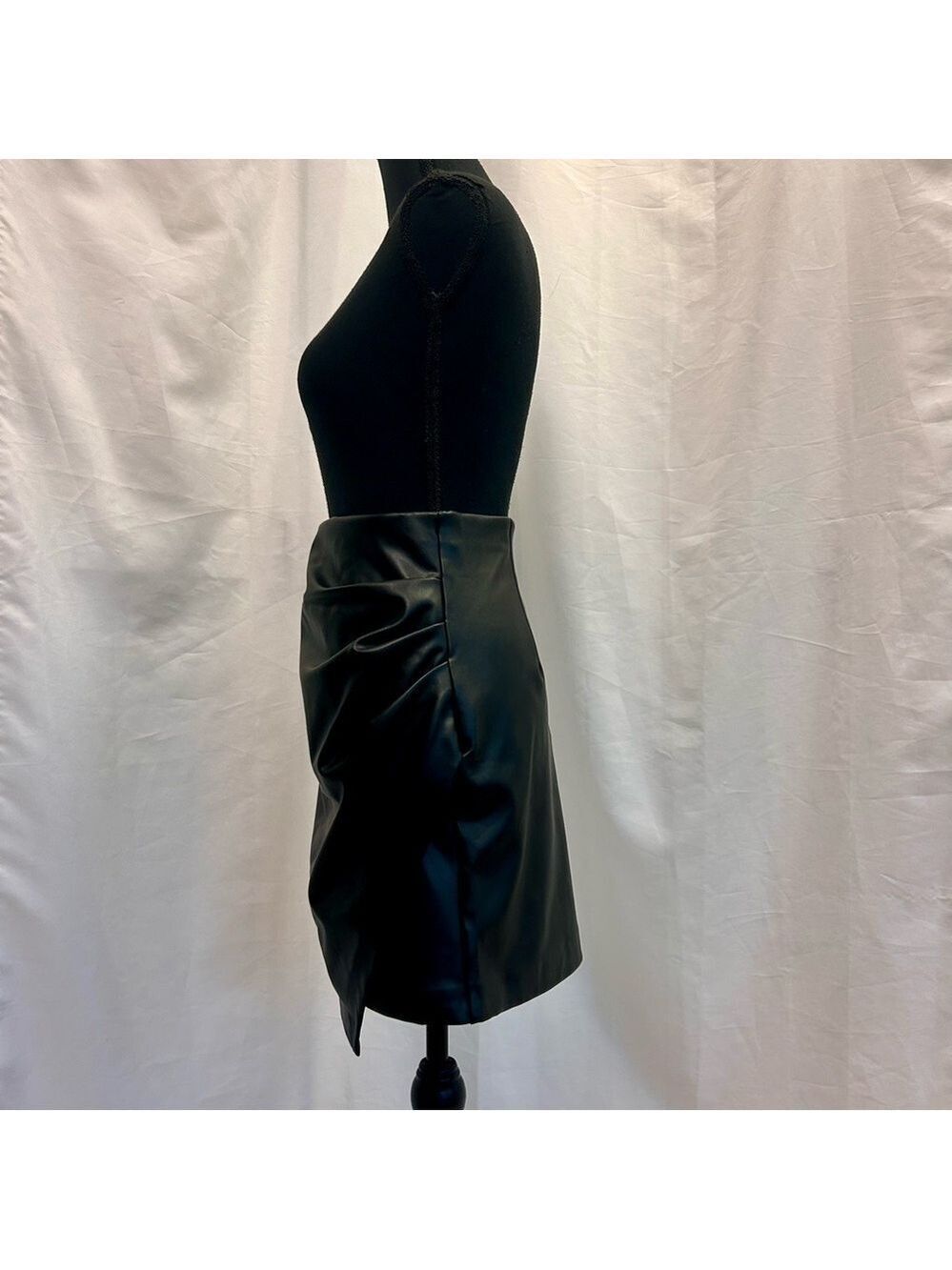Dynamite Calvin Black Faux Leather ruched mini Skirt Sz M NWT - Picture 4 of 11